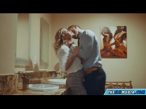 ❤️ Ha blonde e mahlahahlaha e u eka ka kamoreng ea ho phomola ea sechaba ❤  ❌❤